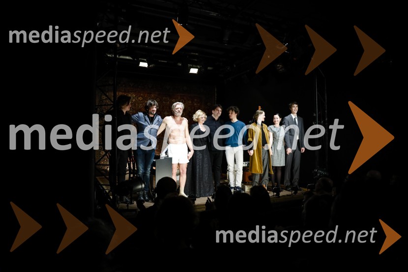 Plašč, premiera v SLG Celje