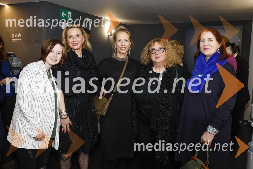  ... ;  Tatjana Doma, dramaturginja SLG Celje;  ... ;  Alenka Cilenšek, igralka;  ... Plašč, premiera v SLG Celje