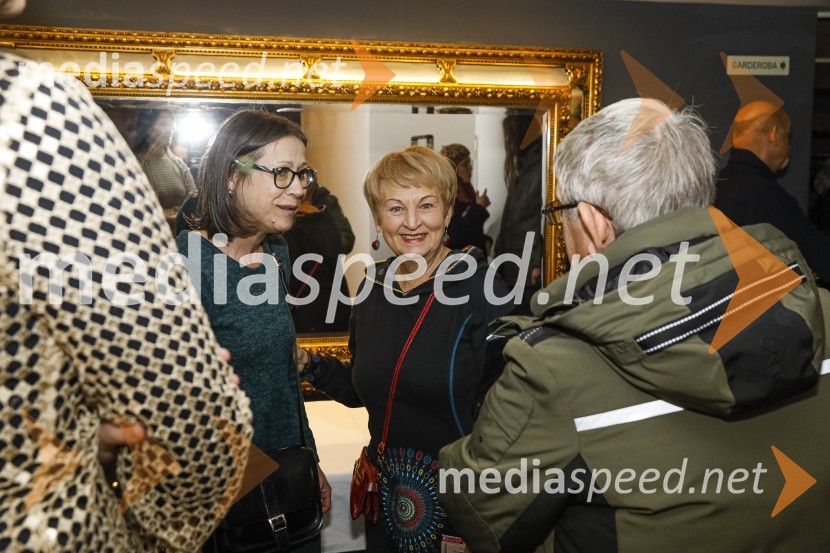  Jerneja Volfand, vodja programa SLG Celje;  ... Plašč, premiera v SLG Celje