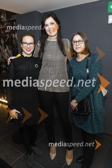  Barbara Petrovič, vodja marketinga in odnosov za javnostmi SLG Celje;  Janja Sluga, poslanka DZ;  Jerneja Volfand, vodja programa SLG CeljePlašč, premiera v SLG Celje