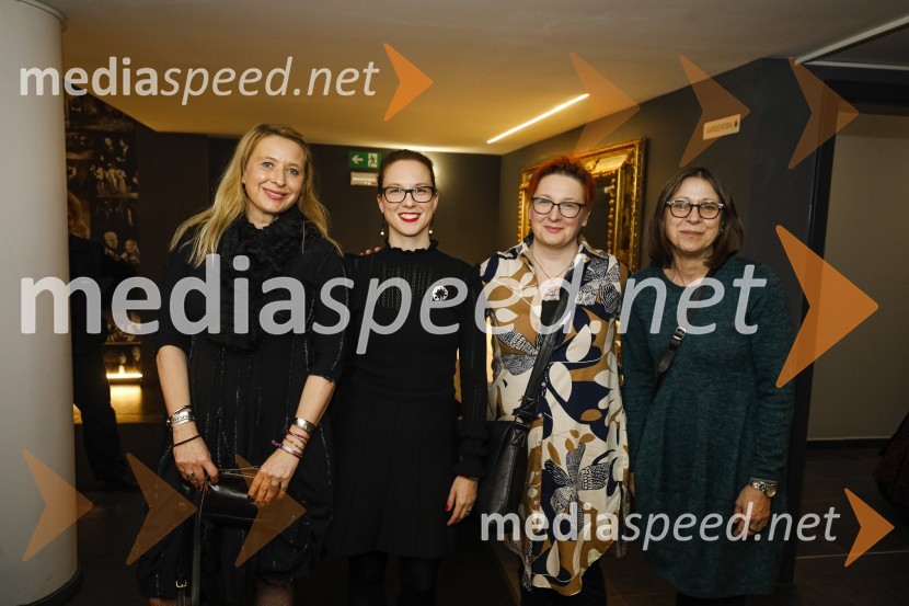  Tatjana Doma, dramaturginja SLG Celje;  Barbara Petrovič, vodja marketinga in odnosov za javnostmi SLG Celje;  Urška Vouk, program SLG Celje;  Jerneja Volfand, vodja programa SLG CeljePlašč, premiera v SLG Celje