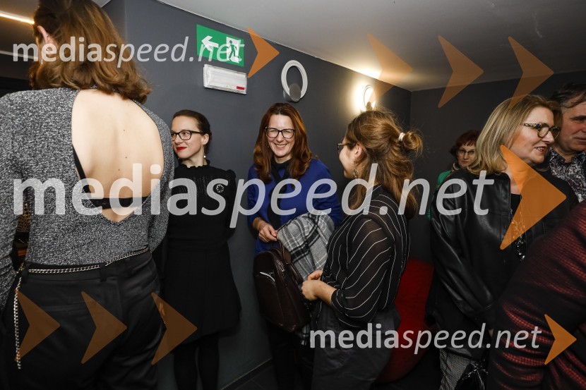 Plašč, premiera v SLG Celje