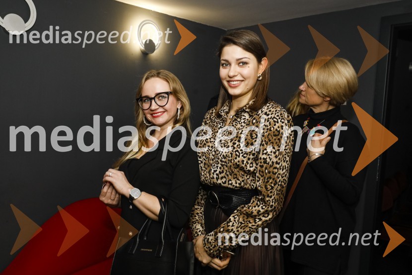 Plašč, premiera v SLG Celje