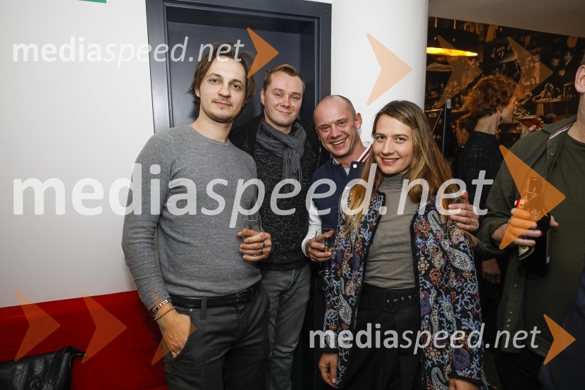  Blaž Setnikar, igralec;  ... ;  Damjan M. Trbovc, igralec;  Tanja Potočnik, igralkaPlašč, premiera v SLG Celje