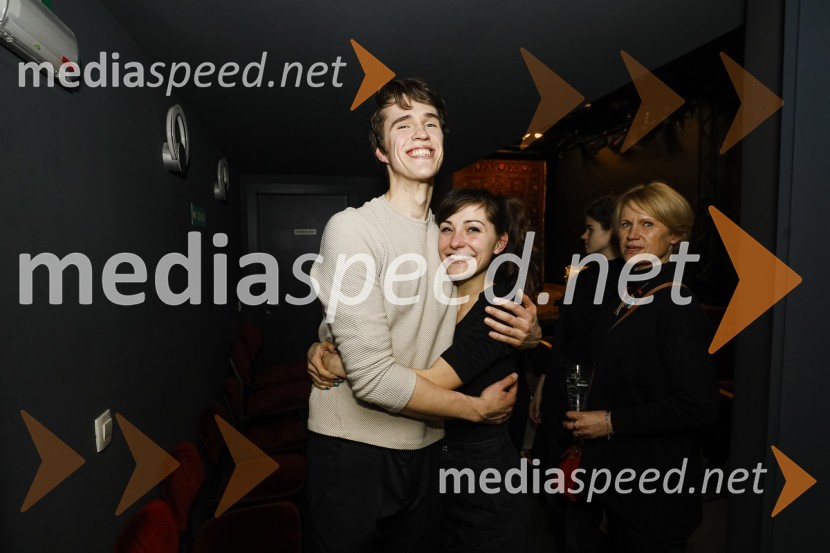  Urban Kuntarič, igralec;  Živa Selan, igralkaPlašč, premiera v SLG Celje