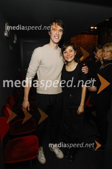  Urban Kuntarič, igralec;  Živa Selan, igralkaPlašč, premiera v SLG Celje