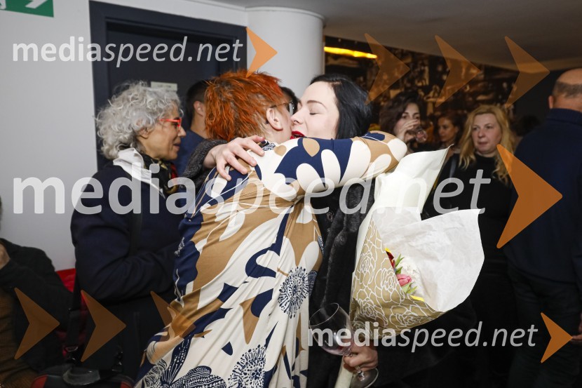 Plašč, premiera v SLG Celje