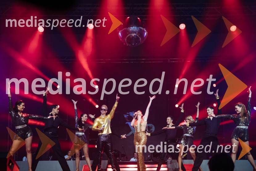 Glasbeno plesni spektakel s Tanjo Žagar