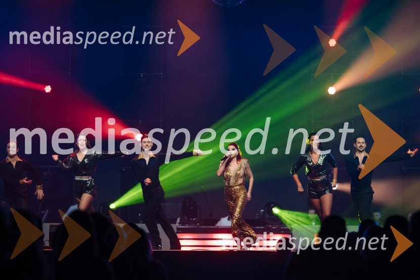 Glasbeno plesni spektakel s Tanjo Žagar