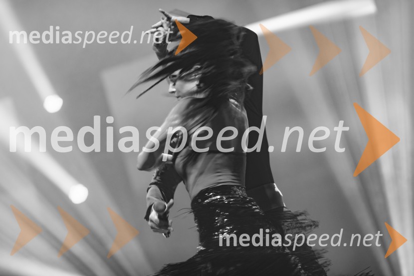 Glasbeno plesni spektakel s Tanjo Žagar