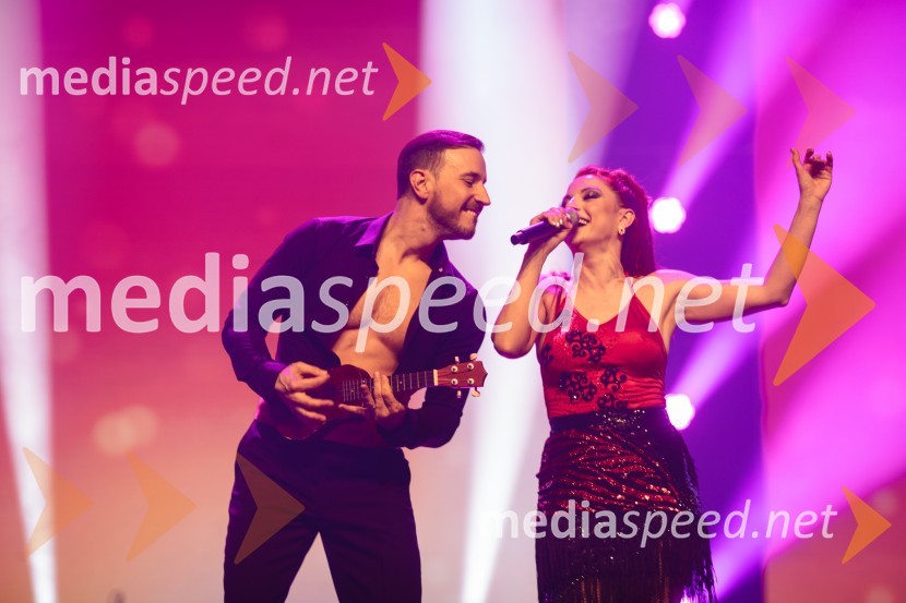 Glasbeno plesni spektakel s Tanjo Žagar