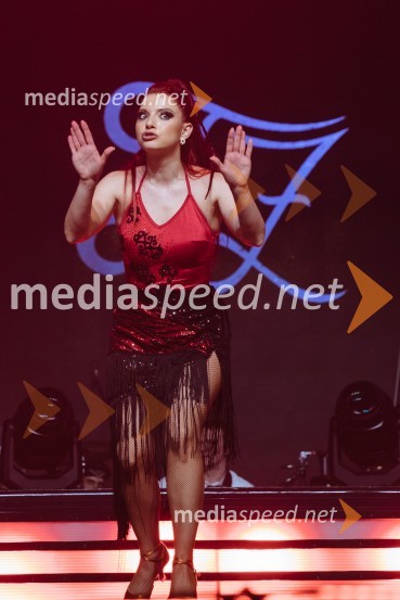 Glasbeno plesni spektakel s Tanjo Žagar