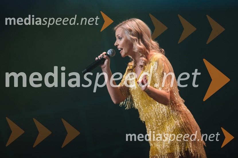 Glasbeno plesni spektakel s Tanjo Žagar