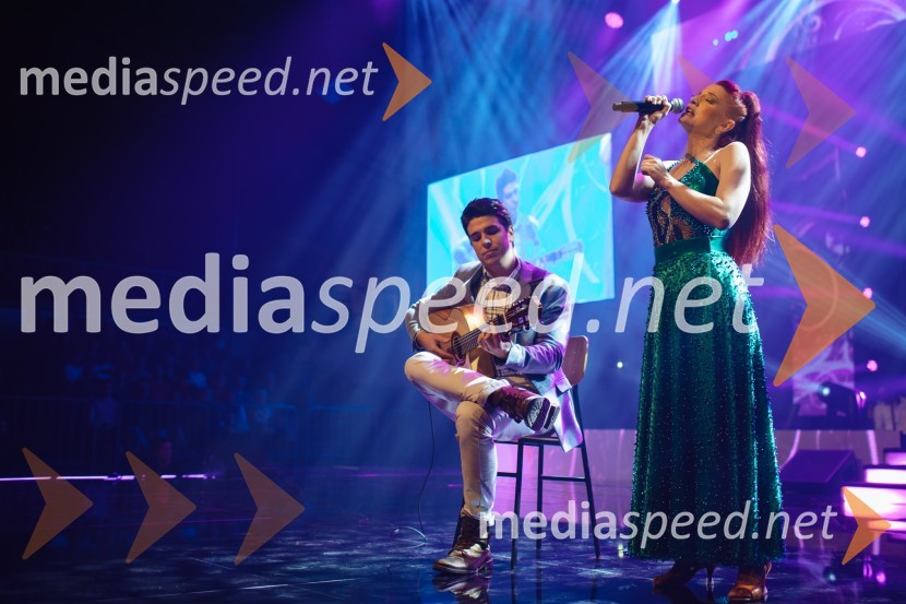 Glasbeno plesni spektakel s Tanjo Žagar