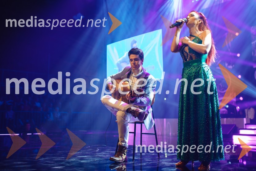 Glasbeno plesni spektakel s Tanjo Žagar