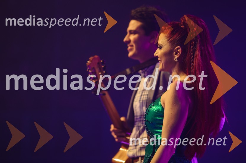 Glasbeno plesni spektakel s Tanjo Žagar