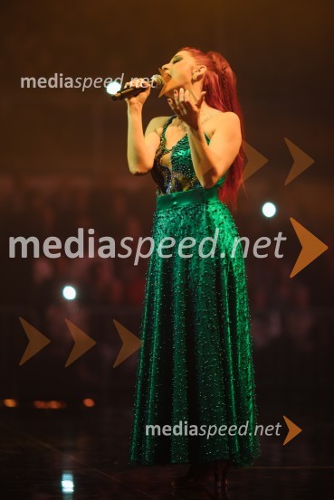 Glasbeno plesni spektakel s Tanjo Žagar