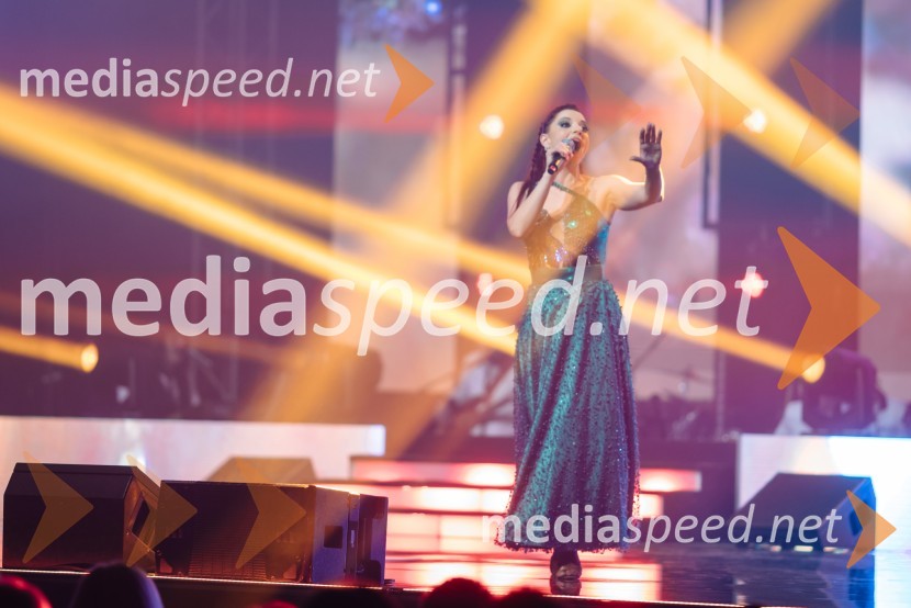 Glasbeno plesni spektakel s Tanjo Žagar