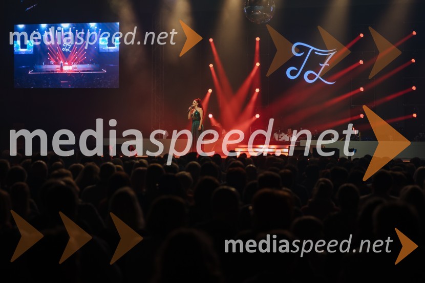 Glasbeno plesni spektakel s Tanjo Žagar