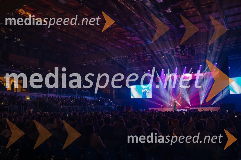 Glasbeno plesni spektakel s Tanjo Žagar