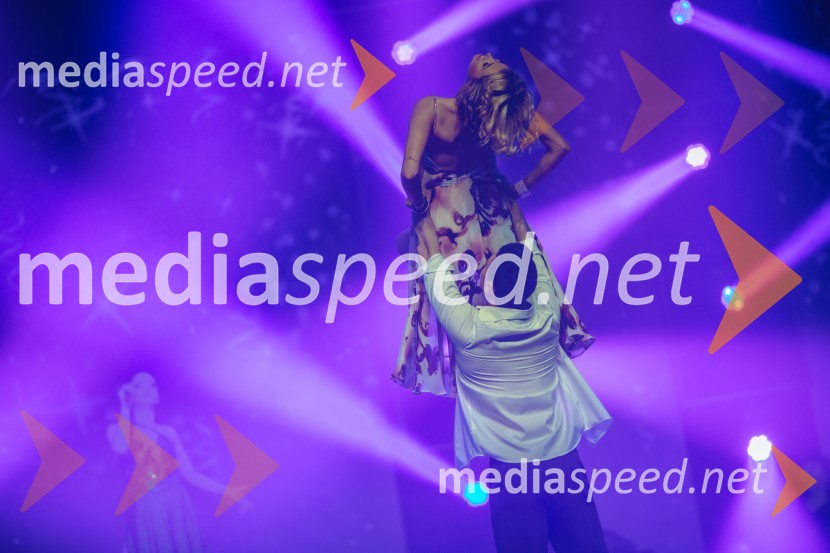 Glasbeno plesni spektakel s Tanjo Žagar