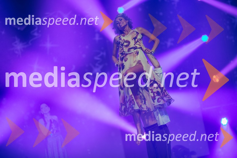 Glasbeno plesni spektakel s Tanjo Žagar