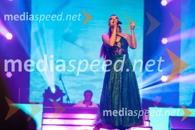  Tanja Žagar, pevkaGlasbeno plesni spektakel s Tanjo Žagar