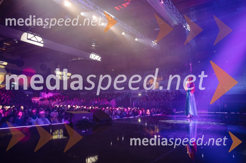 Glasbeno plesni spektakel s Tanjo Žagar