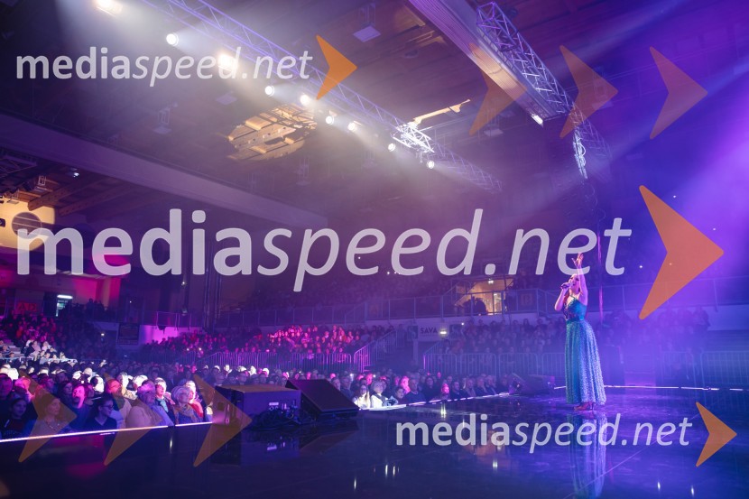 Glasbeno plesni spektakel s Tanjo Žagar