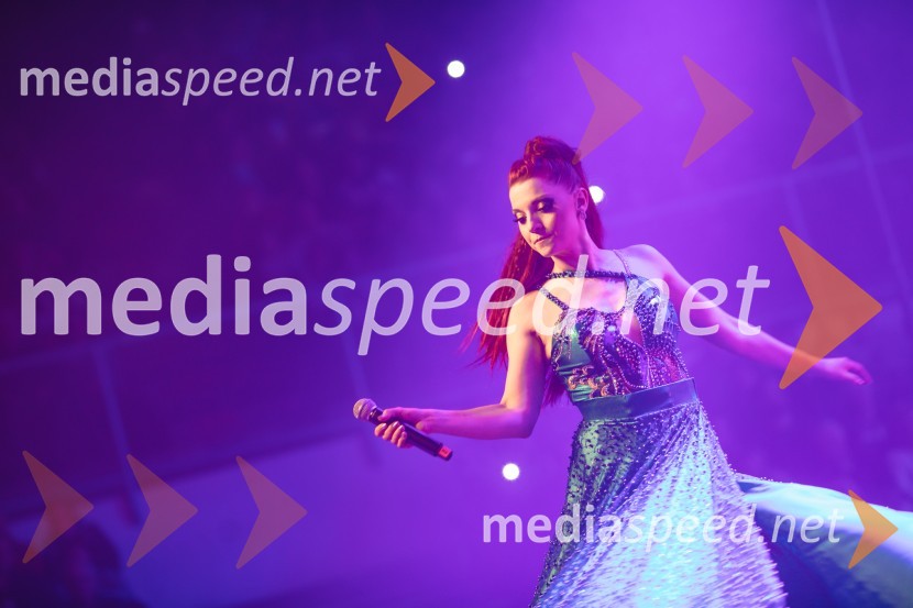  Tanja Žagar, pevkaGlasbeno plesni spektakel s Tanjo Žagar