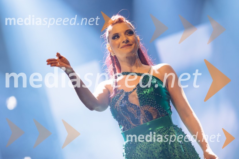 Glasbeno plesni spektakel s Tanjo Žagar