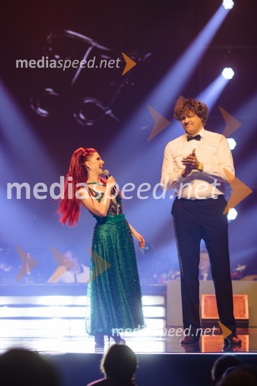 Glasbeno plesni spektakel s Tanjo Žagar