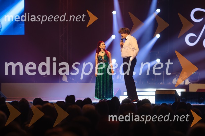 Glasbeno plesni spektakel s Tanjo Žagar