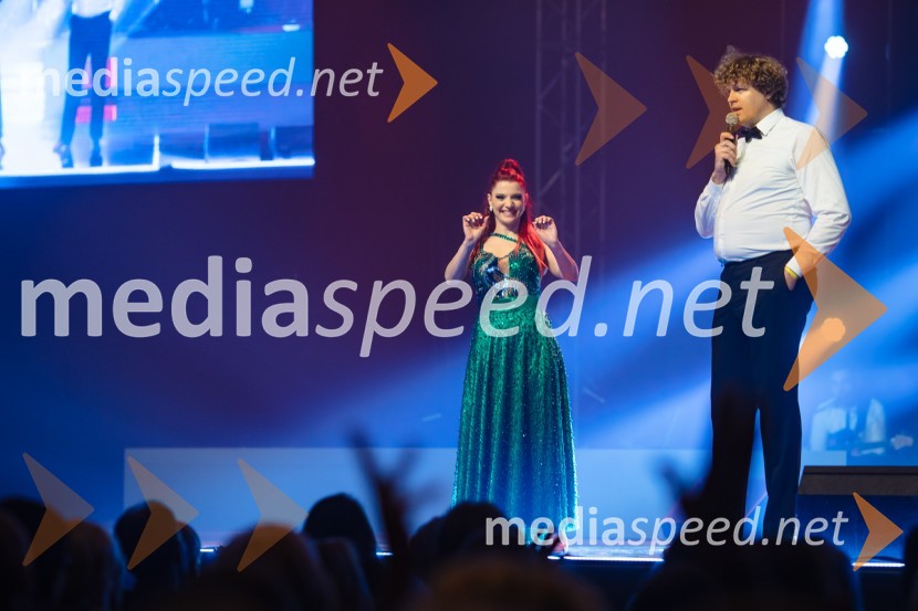 Glasbeno plesni spektakel s Tanjo Žagar