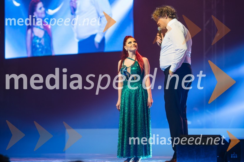 Glasbeno plesni spektakel s Tanjo Žagar