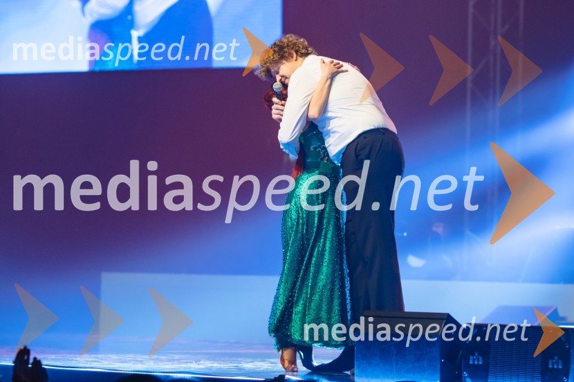 Glasbeno plesni spektakel s Tanjo Žagar