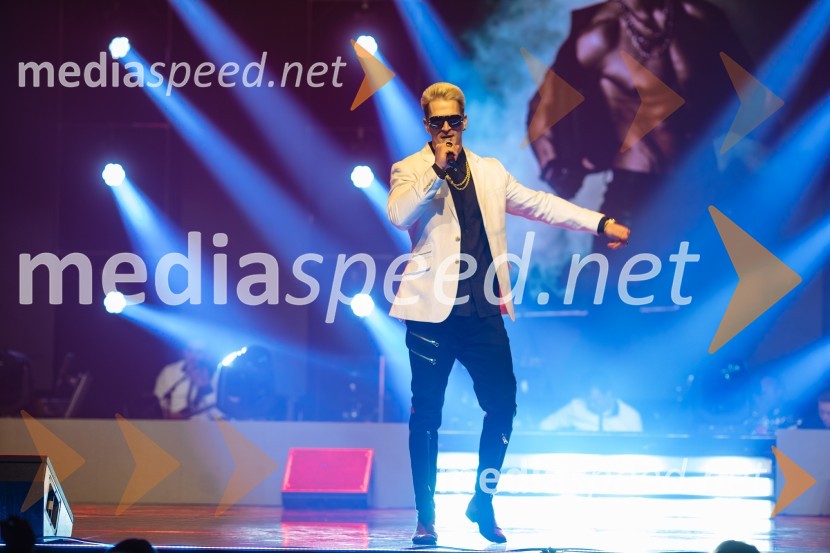 Glasbeno plesni spektakel s Tanjo Žagar