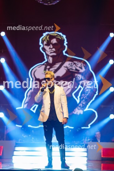 Glasbeno plesni spektakel s Tanjo Žagar