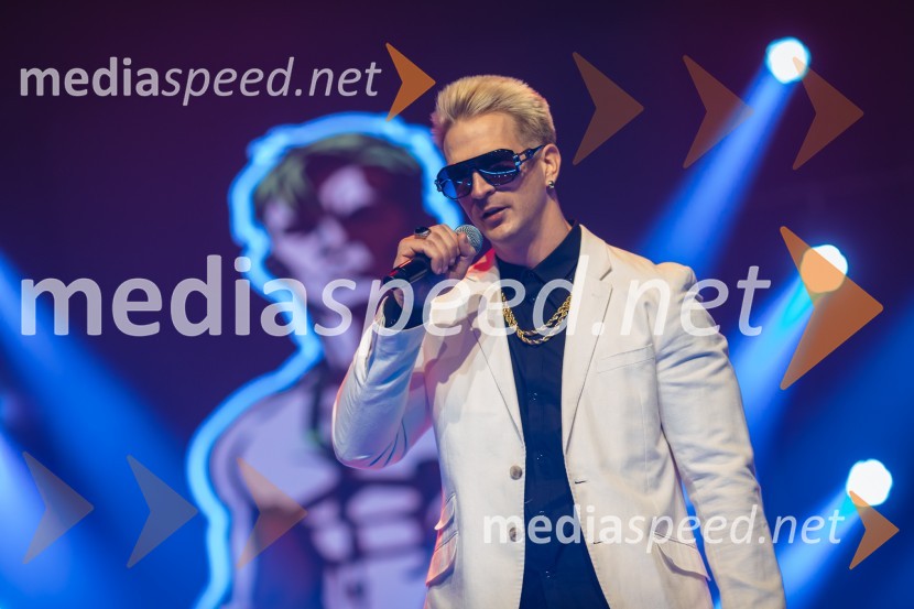 Glasbeno plesni spektakel s Tanjo Žagar