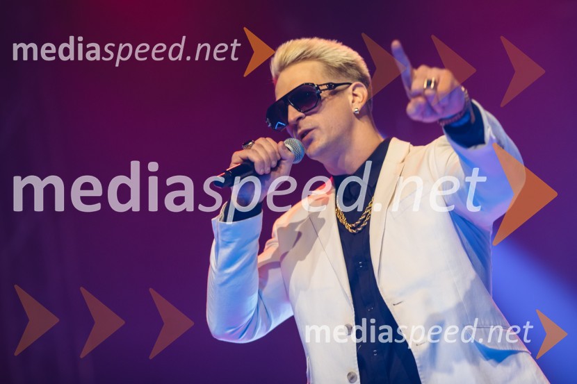 Glasbeno plesni spektakel s Tanjo Žagar