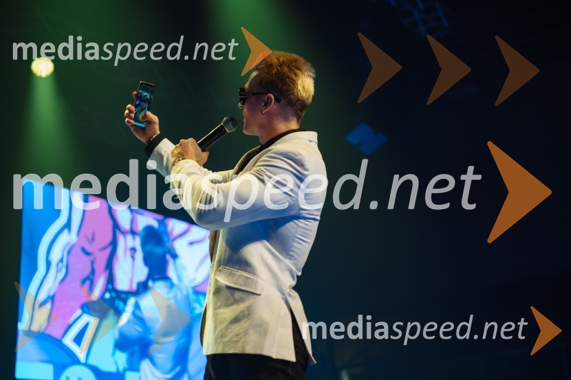 Glasbeno plesni spektakel s Tanjo Žagar