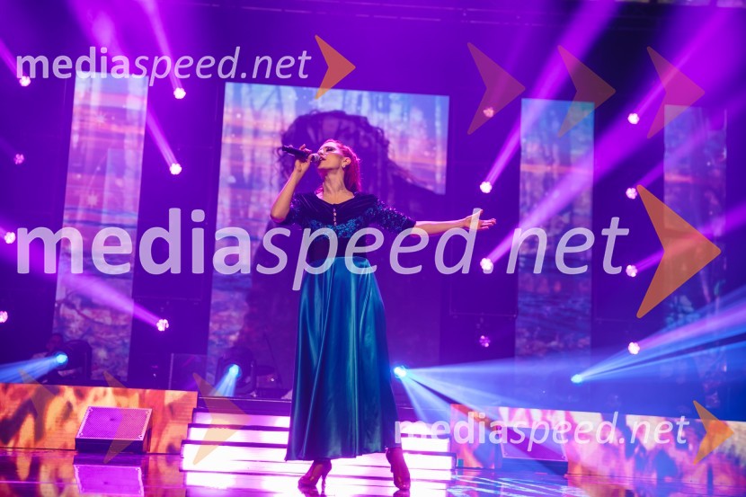 Glasbeno plesni spektakel s Tanjo Žagar