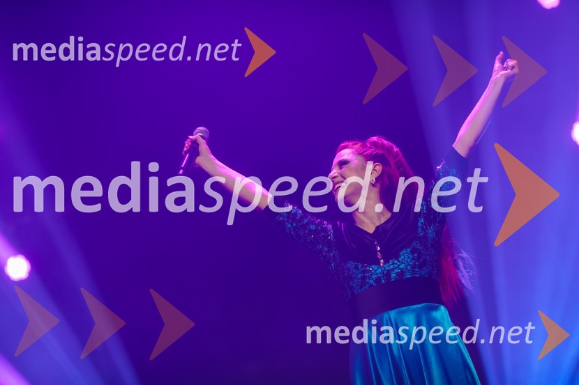 Glasbeno plesni spektakel s Tanjo Žagar