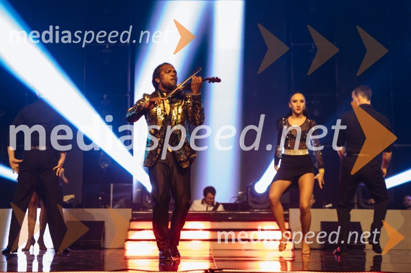 Glasbeno plesni spektakel s Tanjo Žagar