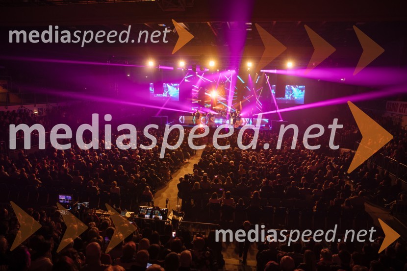 Glasbeno plesni spektakel s Tanjo Žagar