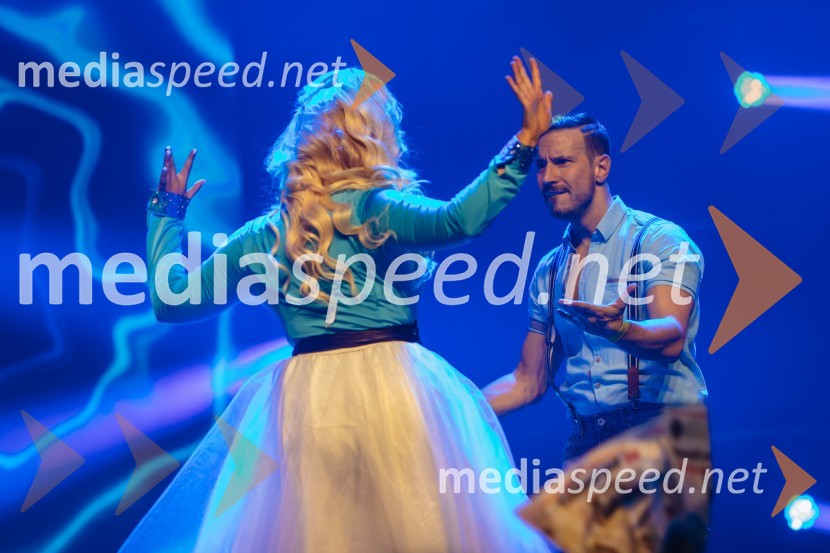 Glasbeno plesni spektakel s Tanjo Žagar