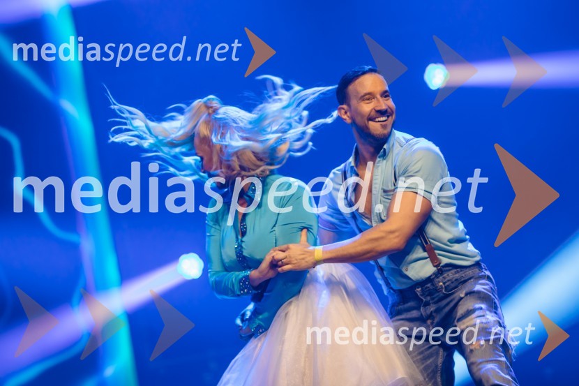 Glasbeno plesni spektakel s Tanjo Žagar