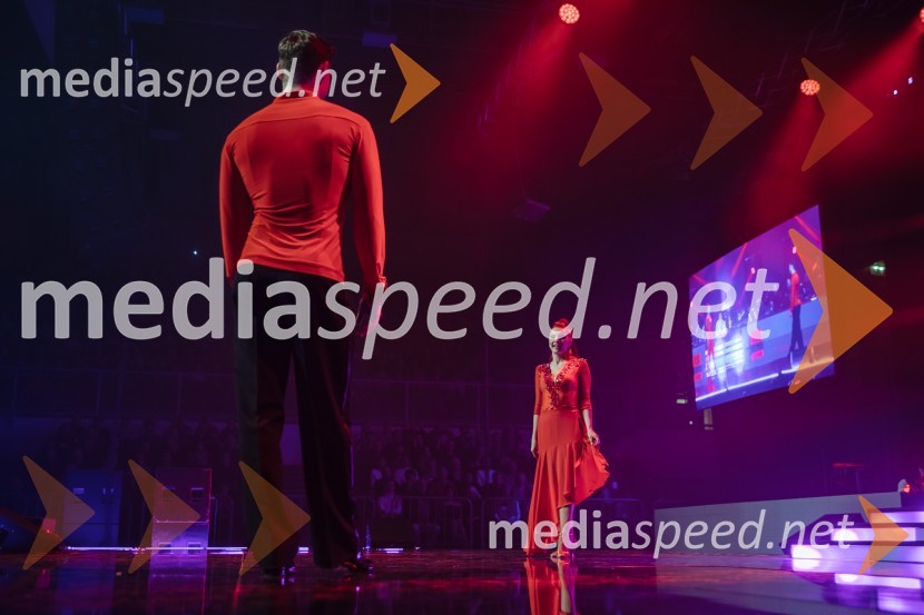 Glasbeno plesni spektakel s Tanjo Žagar