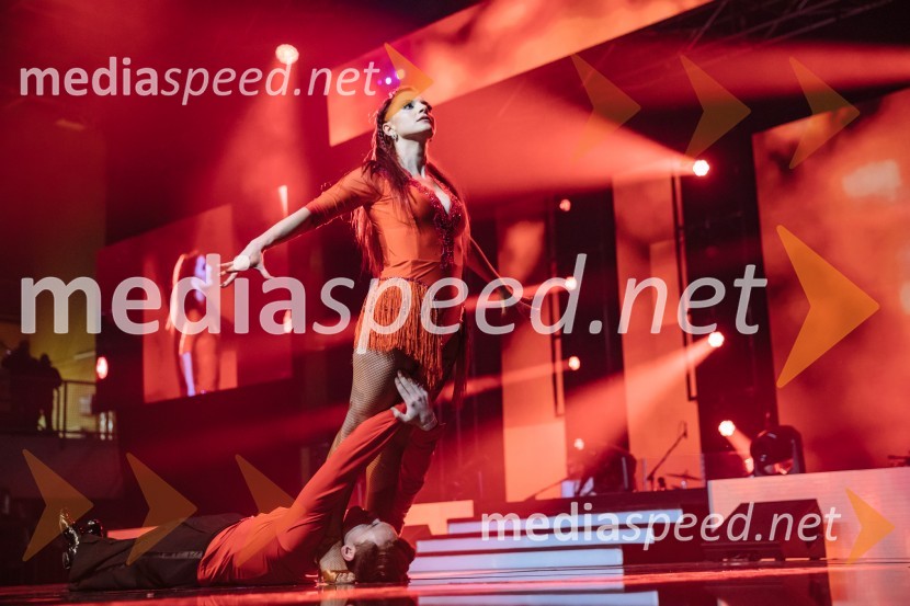 Glasbeno plesni spektakel s Tanjo Žagar