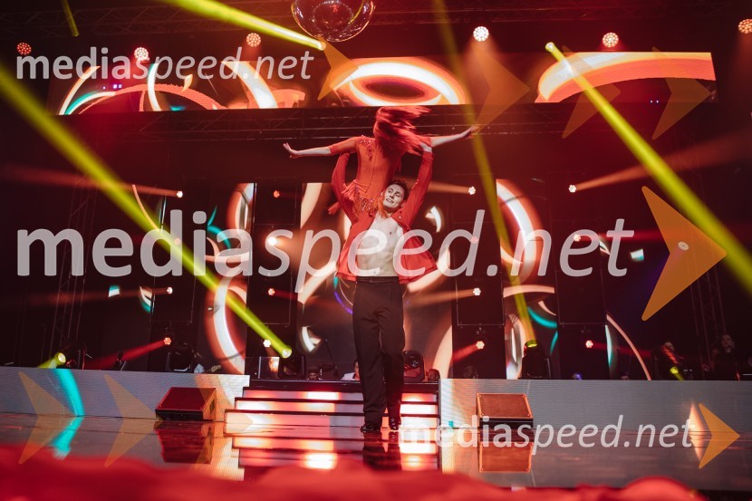 Glasbeno plesni spektakel s Tanjo Žagar